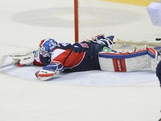 Denis Godla dostal v stredu od CSKA tri rýchle góly a tím nakoniec prehral 0:12.