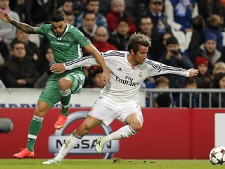 Fabio Coentrao vpravo.