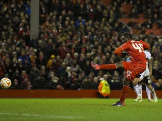 Mario Balotelli svoj pokutový kop premenil. Nahneval však spoluhráčov.