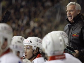 Dave King získal s Kanadou striebro na olympiáde 1992 aj na majstrovstvách sveta 1989 a 1991, za šesť sezón v NHL viedol tímy Calgary Flames a Columbus Blue Jackets. Teraz je 66–ročný tréner pri tíme Lokomotiv Jaroslavľ v KHL.