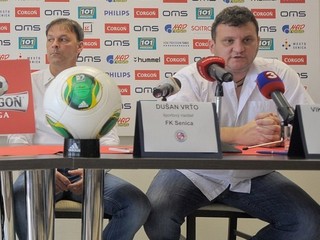 Blažek (vpravo) a Vrťo na tlačovke FK Senica v júli 2013.