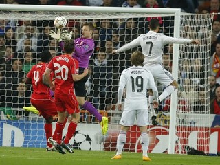 Simon Mignolet počas zápasu Ligy majstrov proti Realu Madrid.