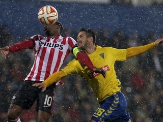 Štvrtkový zápas prerušili pre silný dážď.