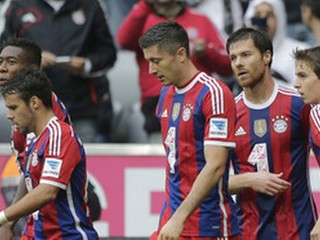 Futbalisti Bayernu zvyčajne vládnu aj na ihrisku.