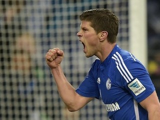 Huntelaar hetrikom zariadil triumf Schalke.