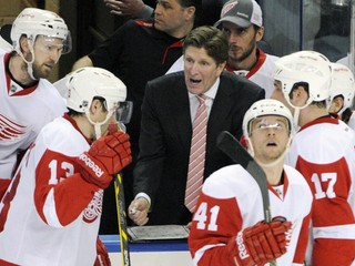 Tréner Detroitu Red Wings Mike Babcock.