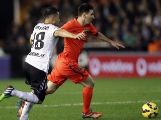 Lionel Messi (vpravo) a Javi Fuego.