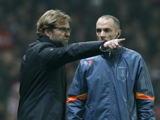 Klopp vo svojej obľúbenej debate so štvrtým rozhodcom.
