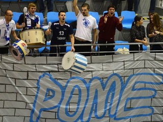 Na snímke fanklub Chemesu.