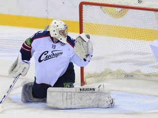 Brankár Mikko Koskinen ešte v drese Novosibirsku.