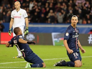 Lucas Da Silva a Zlatan Ibrahimovič (vpravo) sa tešia z jeho gólu.