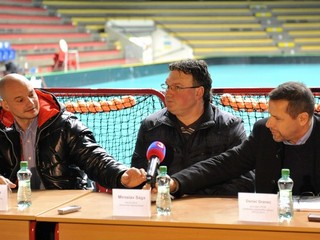Sprava: Prezident Slovenského florbalového zväzu a predseda prípravného výboru turnaja Daniel Granec, tréner slovenskej reprezentácie Miroslav Sága a konzultant trénera slovenskej reprezentácie Jan Zahalka.