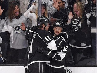 Gáborík (vpravo) s Kopitarom.