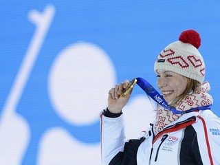 Favoritkou na titul je biatlonistka Anastasia Kuzminová, ktorá na olympiáde v Soči vyhrala rýchlostné preteky.