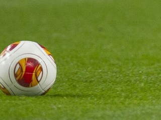 V Peru blesk zasiahol hráča na trávniku, ten to prežil