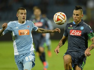 V prvom zápase Európskej ligy zvíťazil Neapol nad Slovanom 2:0. Jeden gól strelil aj Marek Hamšík (vpravo).