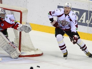 Za Rigu hráva aj slovenský útočník Marcel Hossa. V Magnitogorsku však nebodoval.