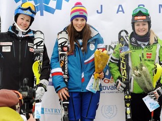 Petra Vlhová (v strede).