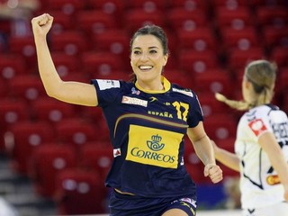 Španielka Elisabeth Pinedová oslavuje víťazstvo v semifinále ME Čierna Hora - Španielsko 18:19.