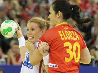Nórka Karoline Dyhre Breivang (vľavo) a Španielka Patricia Elorza.