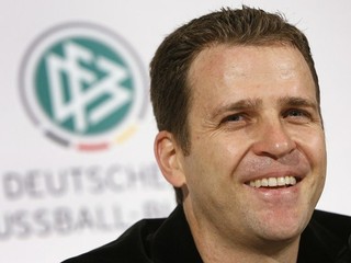 Platové stropy vo futbale? Priemerní futbalisti zarábajú viac než ponúknu