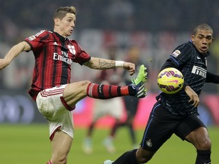 Fernando Torres (vľavo) je momentálne hráčom AC Miláno.