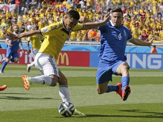 Kolumbijský futbalista Teofilo Gutierrez (vľavo).