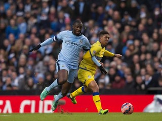 Yaya Touré (vľavo) môže byť štvrtýkrát najlepším futbalistom Afriky.