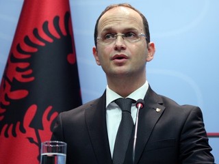 Srbi tvrdia, že Albánsko nie je zrelé pre Európu