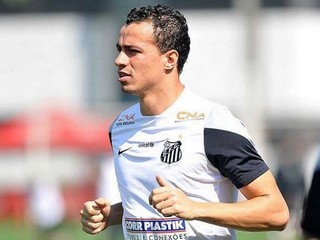 Damiao vynašiel kuriózny spôsob, ako si vymodliť od rozhodcu penaltu.