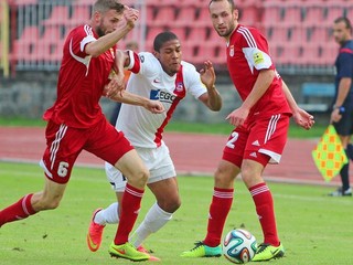 Zľava Michal Peňaška (Banská Bystrica), James Alexander (Trenčín) a Peter Lipták.