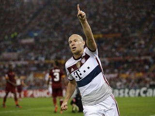 Arjen Robben oslavuje svoj druhý gól.