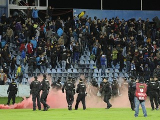 Chuligáni Sparty pokazili zápas so Slovanom, strach naháňajú aj trénerom