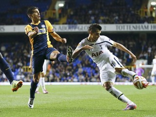 Erik Lamela (vpravo) v akcii.
