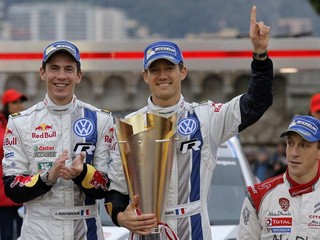 Sébastien Ogier v strede.
