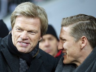 Bastian Schweinsteiger a Oliver Kahn (vľavo).