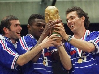 Zidane (vľavo).