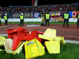 Zápas Slovan - Sparta poznačili výtržnosti.