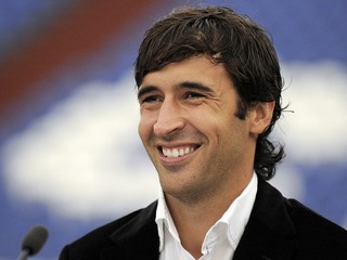 Raúl v roku 2010 po prestupe do Schalke.