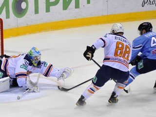 Hokejisti Chabarovska v zápase na ľade Slovana.