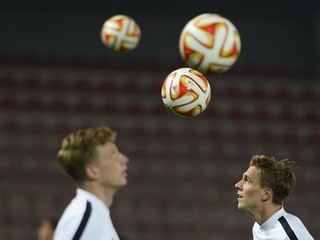 Bořek Dočkal (vpravo) počas tréningu Sparty 5. novembra.