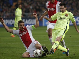 Lionel Messi (vpravo).