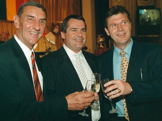 Zľava: Andrej Kvašňák, Alexander Rezeš a Jozef Chovanec v roku 1998.