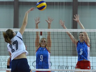 Slovenky Jaroslava Pencová (uprostred) a Dominika Drobňáková.