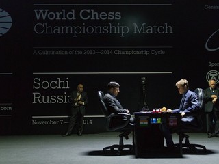 Stav šachového súboja je nerozhodný.