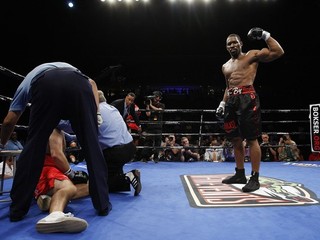 Bryant Jennings vpravo.
