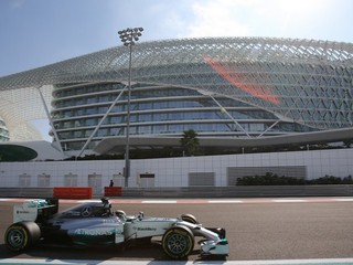 Hamilton počas tréningu.