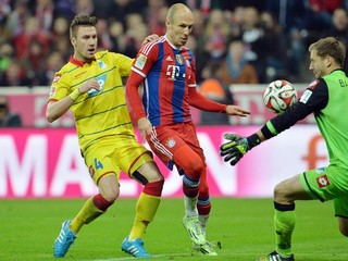 Bayern rozbehol krásnym gólom Götze, Dortmund opäť zaváhal