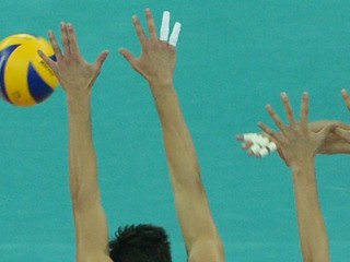 Austrálčania postúpili zo skupiny.