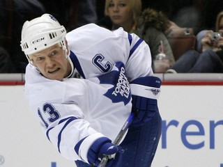 Na archívnej snímke z 9. januára 2008  hokejista Toronta Maple Leafs Švéd Mats Sundin.